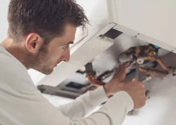 Kombi Bakımının Hayati Önemi: Güvenliğiniz, Tasarrufunuz ve Kesintisiz Konforunuz İçin!