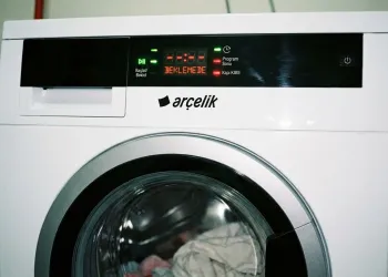 Arçelik Çamaşır Makinesi Yıkamaya Geçmiyor: Nedenleri ve Çözüm Yolları